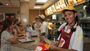 Vagas de Empregos Para Atendentes McDonald’s -